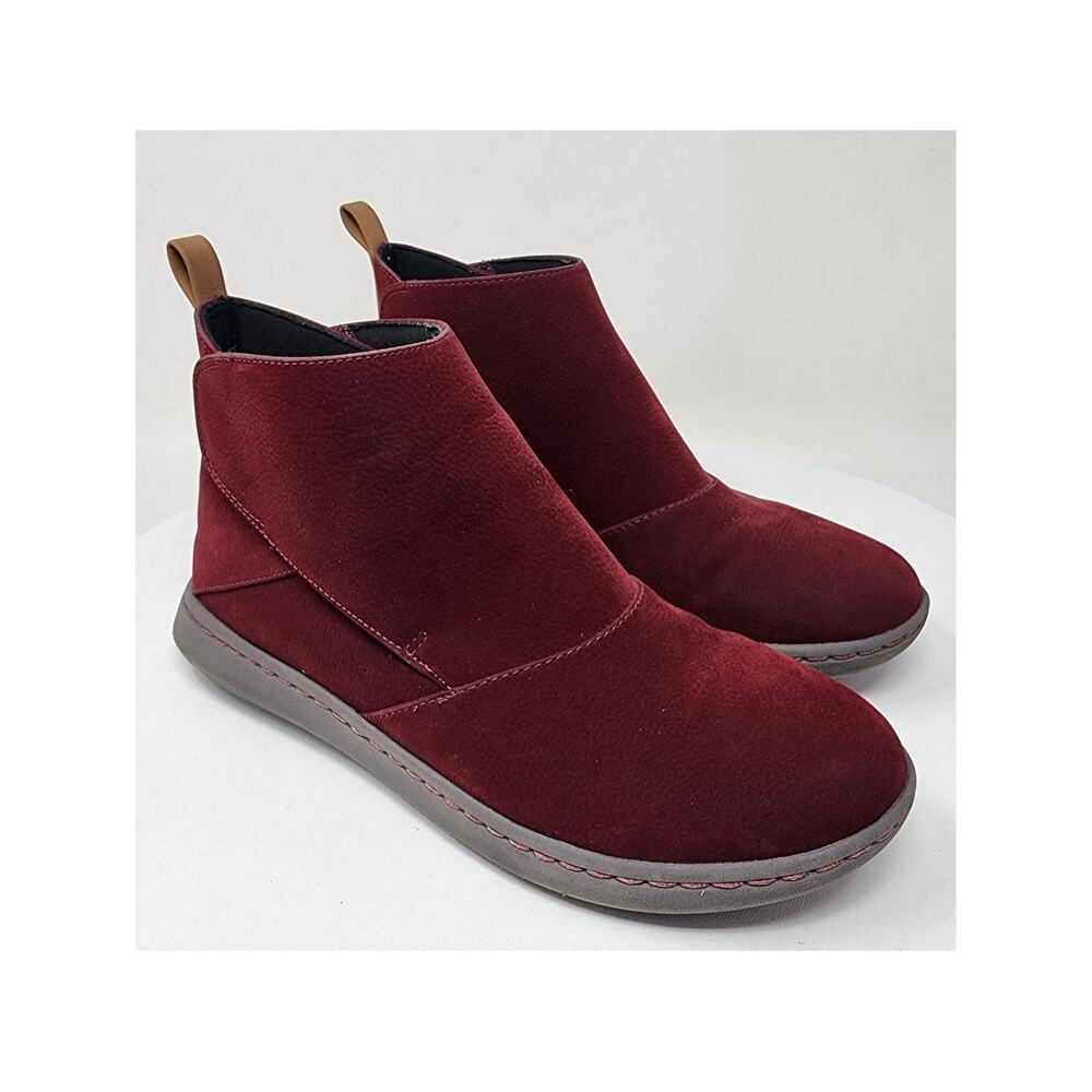Clarks Cloudsteppers Step Move Up Ankle Boot Women 8M Burgundy Faux Suede Bootie